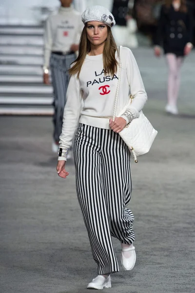 Look 2